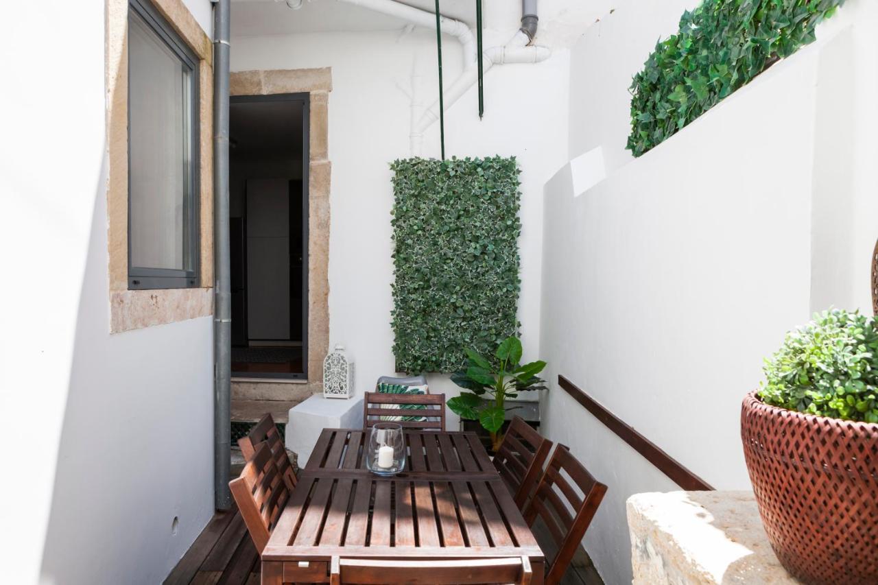 Alfama Terrace Apartment With Authentic XVIII Tiles And Historic Notes 3 Bedrooms & 2 Bathrooms Ac Лісабон Екстер'єр фото