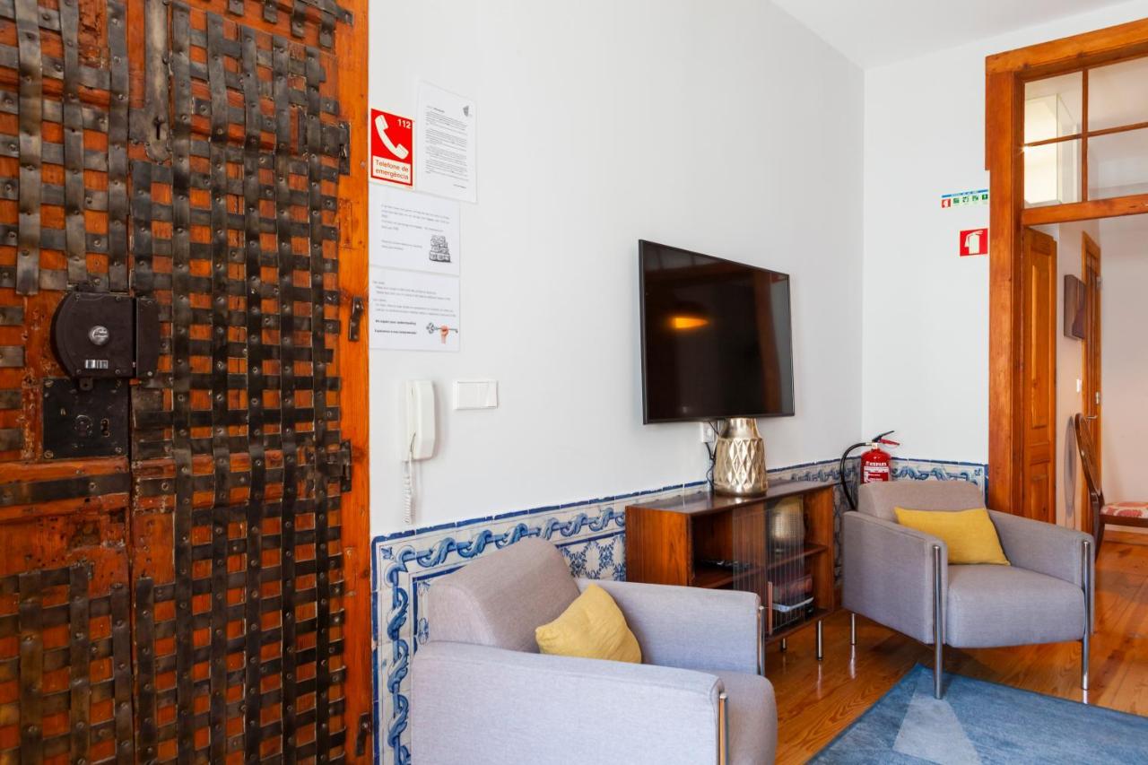 Alfama Terrace Apartment With Authentic XVIII Tiles And Historic Notes 3 Bedrooms & 2 Bathrooms Ac Лісабон Екстер'єр фото