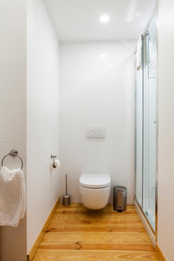 Alfama Terrace Apartment With Authentic XVIII Tiles And Historic Notes 3 Bedrooms & 2 Bathrooms Ac Лісабон Екстер'єр фото